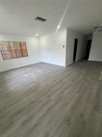 1633 NW 8th Ave 1, Fort Lauderdale, FL 33311