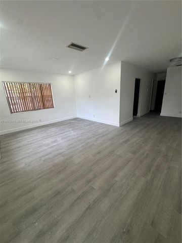 1633 NW 8th Ave 1, Fort Lauderdale, FL 33311