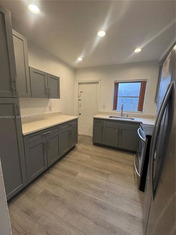 1633 NW 8th Ave 1, Fort Lauderdale, FL 33311