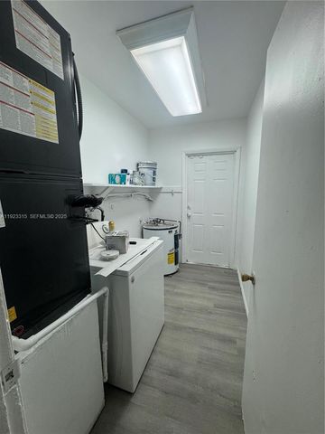 1633 NW 8th Ave 1, Fort Lauderdale, FL 33311