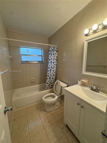 1633 NW 8th Ave 1, Fort Lauderdale, FL 33311