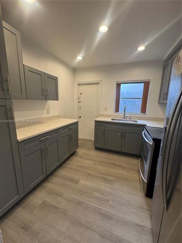 1633 NW 8th Ave 1, Fort Lauderdale, FL 33311