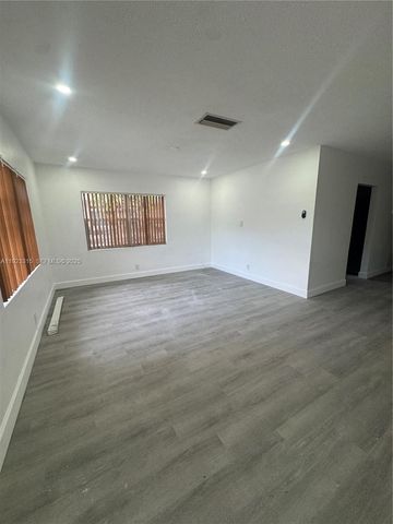 1633 NW 8th Ave 1, Fort Lauderdale, FL 33311