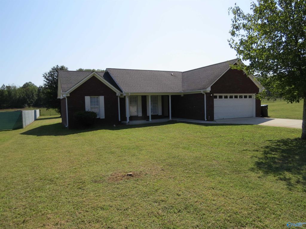 261 Laid Back Lane, Hazel Green, AL 35750