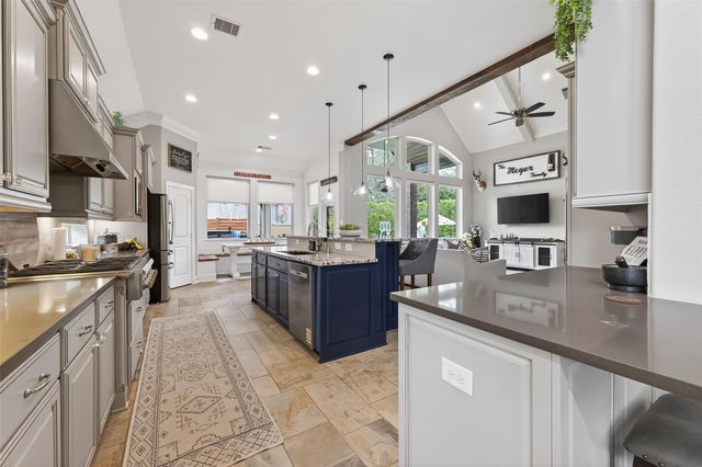 2038 Graystone Hills Drive, Conroe, TX 77304