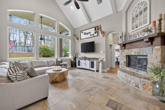 2038 Graystone Hills Drive, Conroe, TX 77304