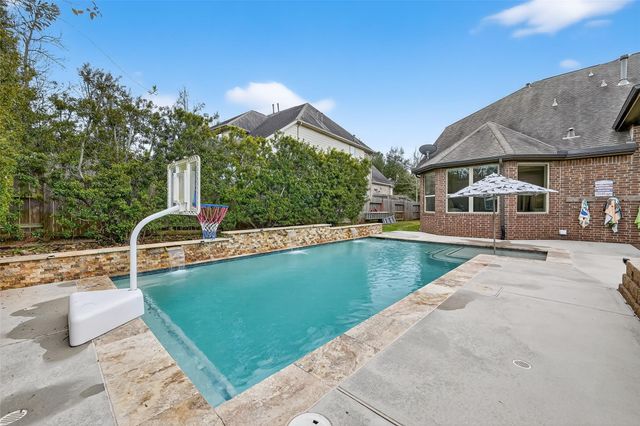 2038 Graystone Hills Drive, Conroe, TX 77304