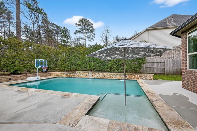 2038 Graystone Hills Drive, Conroe, TX 77304