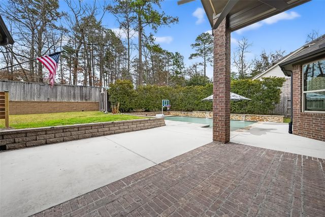 2038 Graystone Hills Drive, Conroe, TX 77304