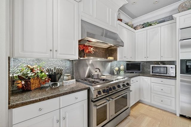 4811 Ocean Dr, Corpus Christi, TX 78412