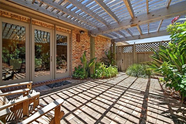 4811 Ocean Dr, Corpus Christi, TX 78412