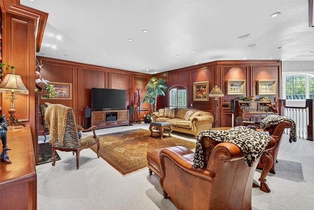 4811 Ocean Dr, Corpus Christi, TX 78412