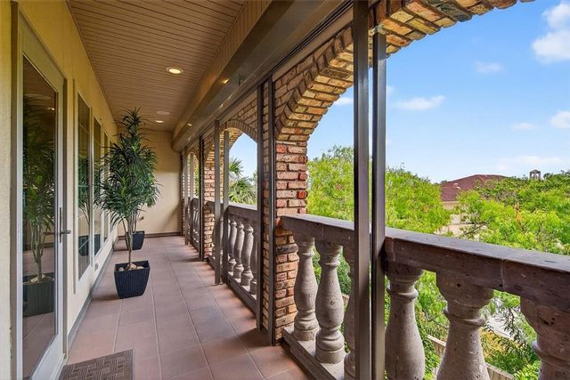 4811 Ocean Dr, Corpus Christi, TX 78412