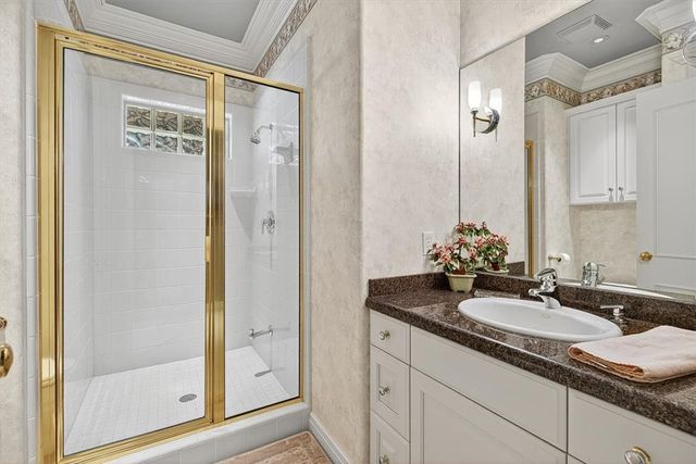 4811 Ocean Dr, Corpus Christi, TX 78412