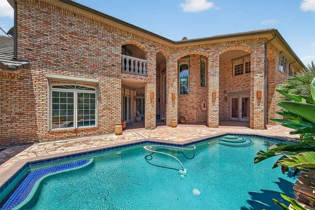 4811 Ocean Dr, Corpus Christi, TX 78412