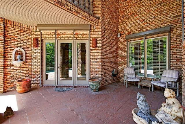 4811 Ocean Dr, Corpus Christi, TX 78412