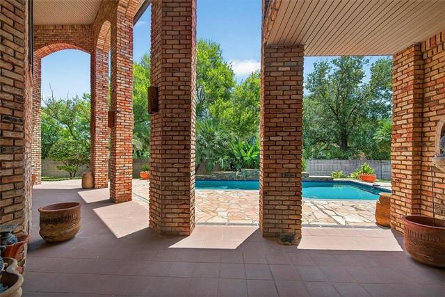 4811 Ocean Dr, Corpus Christi, TX 78412