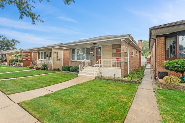 9528 S Manistee Avenue, Chicago, IL 60617