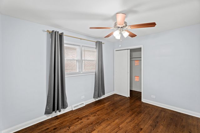 9528 S Manistee Avenue, Chicago, IL 60617