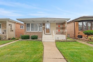 9528 S Manistee Avenue, Chicago, IL 60617