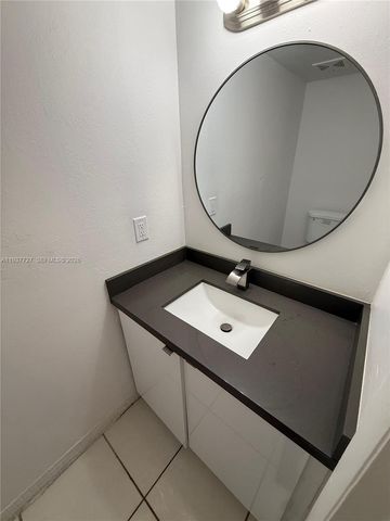 5817 Blueberry Ct 92, Lauderhill, FL 33313