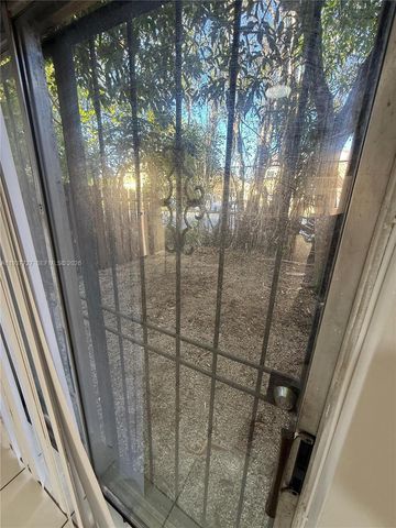 5817 Blueberry Ct 92, Lauderhill, FL 33313