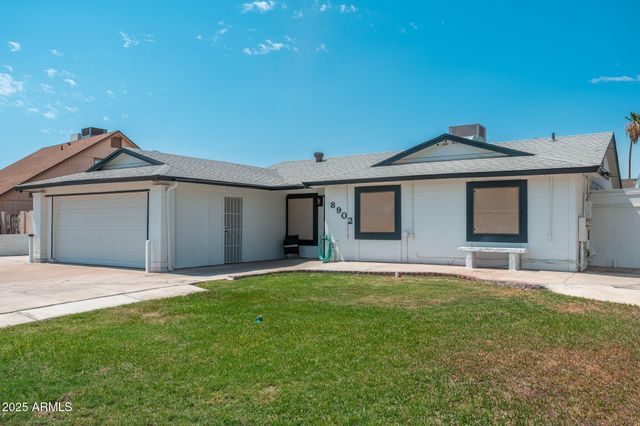 8902 W COLUMBUS Avenue, Phoenix, AZ 85037