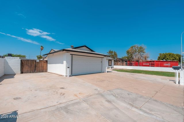 8902 W COLUMBUS Avenue, Phoenix, AZ 85037