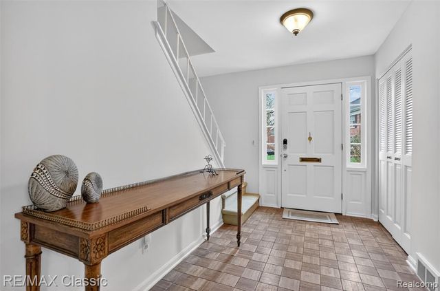 1460 Trailwood Path, Bloomfield Hills, MI 48301