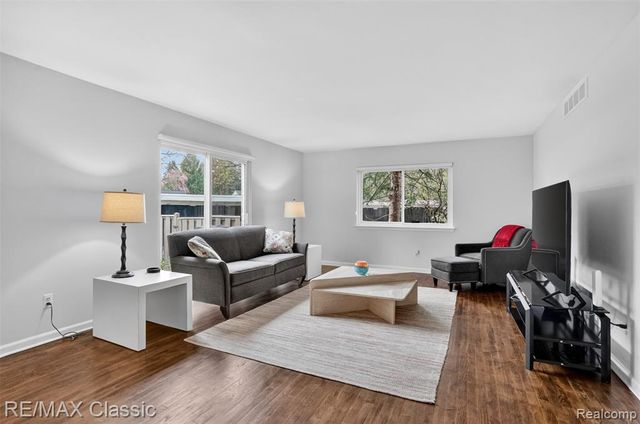 1460 Trailwood Path, Bloomfield Hills, MI 48301