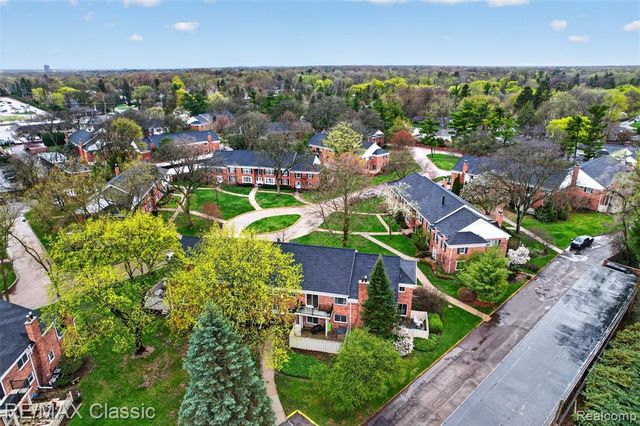 1460 Trailwood Path, Bloomfield Hills, MI 48301