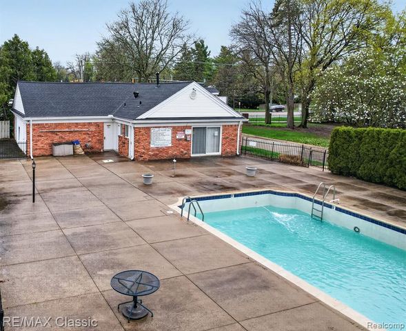 1460 Trailwood Path, Bloomfield Hills, MI 48301