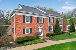 1460 Trailwood Path, Bloomfield Hills, MI 48301
