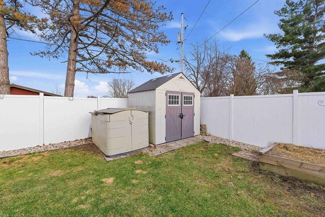 206 N Depot Street, Fox Lake, WI 53933