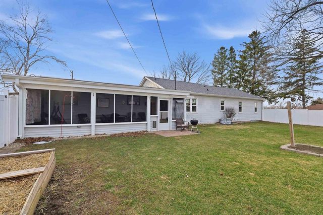 206 N Depot Street, Fox Lake, WI 53933