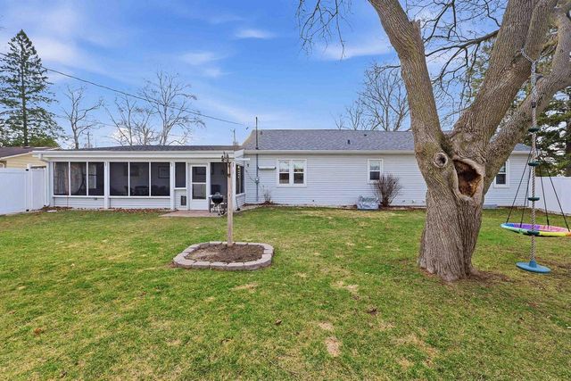 206 N Depot Street, Fox Lake, WI 53933