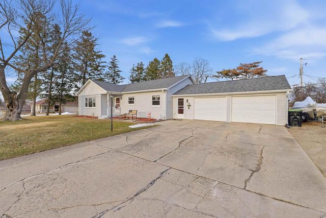 206 N Depot Street, Fox Lake, WI 53933