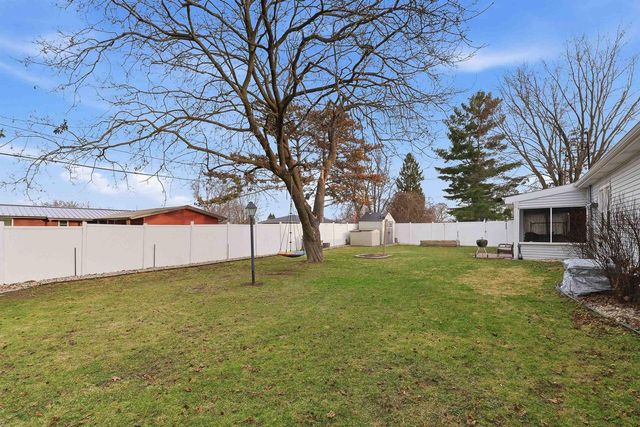 206 N Depot Street, Fox Lake, WI 53933