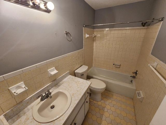 798 E 11TH AVENUE, New Smyrna Beach, FL 32169