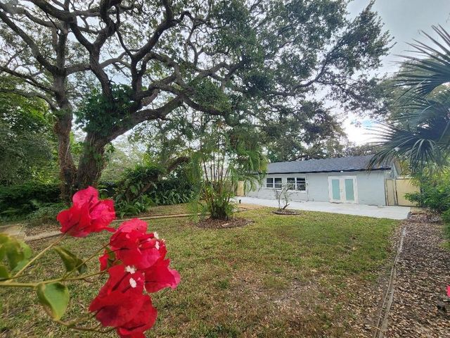 798 E 11TH AVENUE, New Smyrna Beach, FL 32169