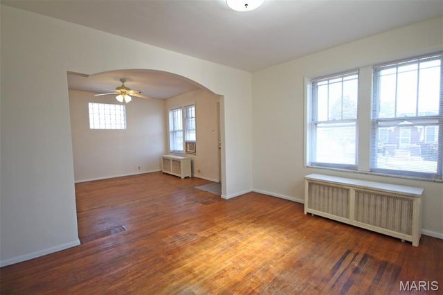 4096 Quincy Street, St Louis, MO 63116