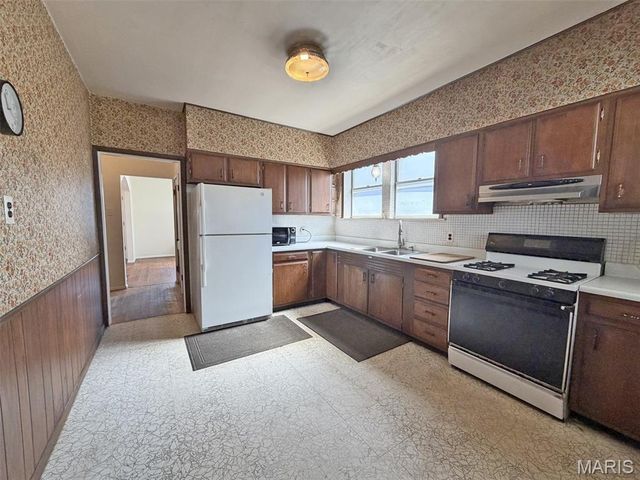 4096 Quincy Street, St Louis, MO 63116