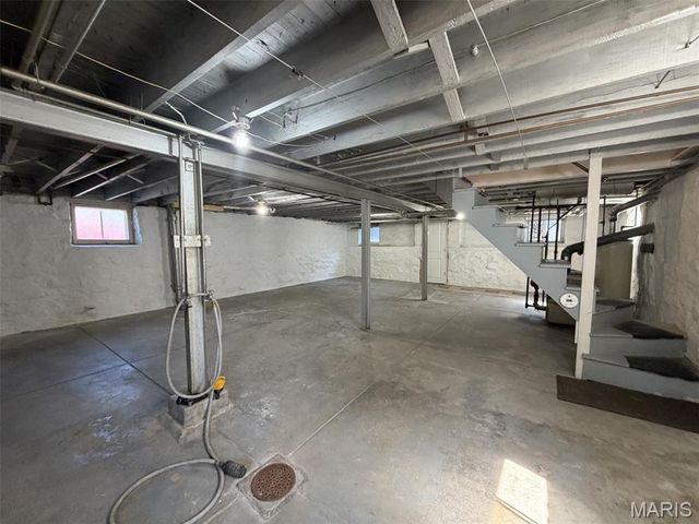 4096 Quincy Street, St Louis, MO 63116