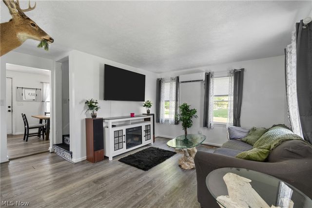 2443 Alliance Road, Deerfield, OH 44411