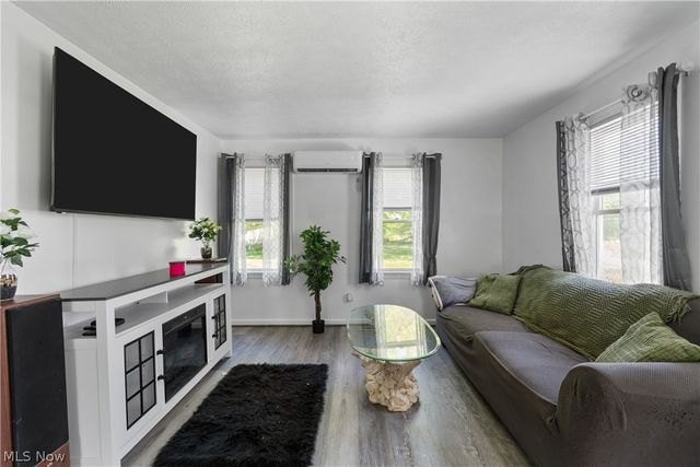 2443 Alliance Road, Deerfield, OH 44411