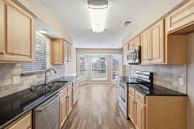 505 Cherry Ann Drive, Euless, TX 76039