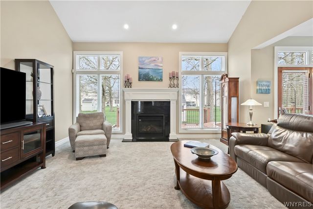 102 Covent Garden Lane, Amherst, NY 14221