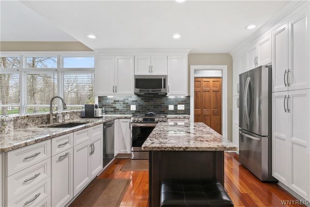 102 Covent Garden Lane, Amherst, NY 14221