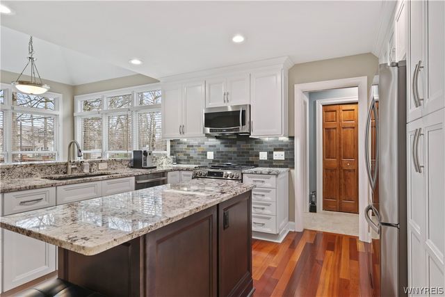 102 Covent Garden Lane, Amherst, NY 14221