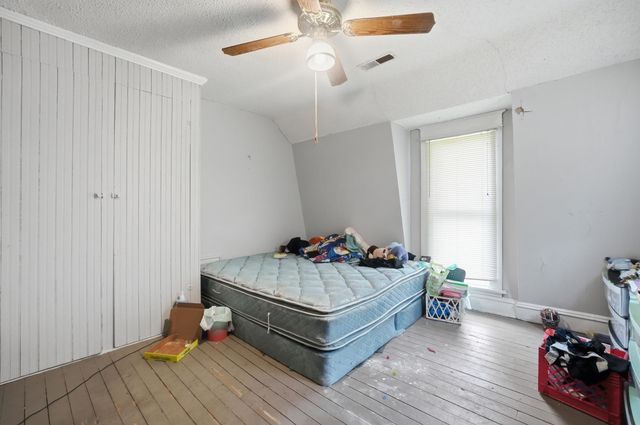 127 N Kinney, Angola, IN 46703